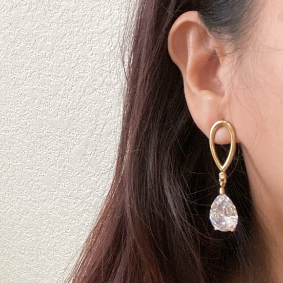 Unsigned Gold-tone Large Crystal Glass Teardrop 11mm Dangling Drop Earrings 12g - Picture 4 of 14